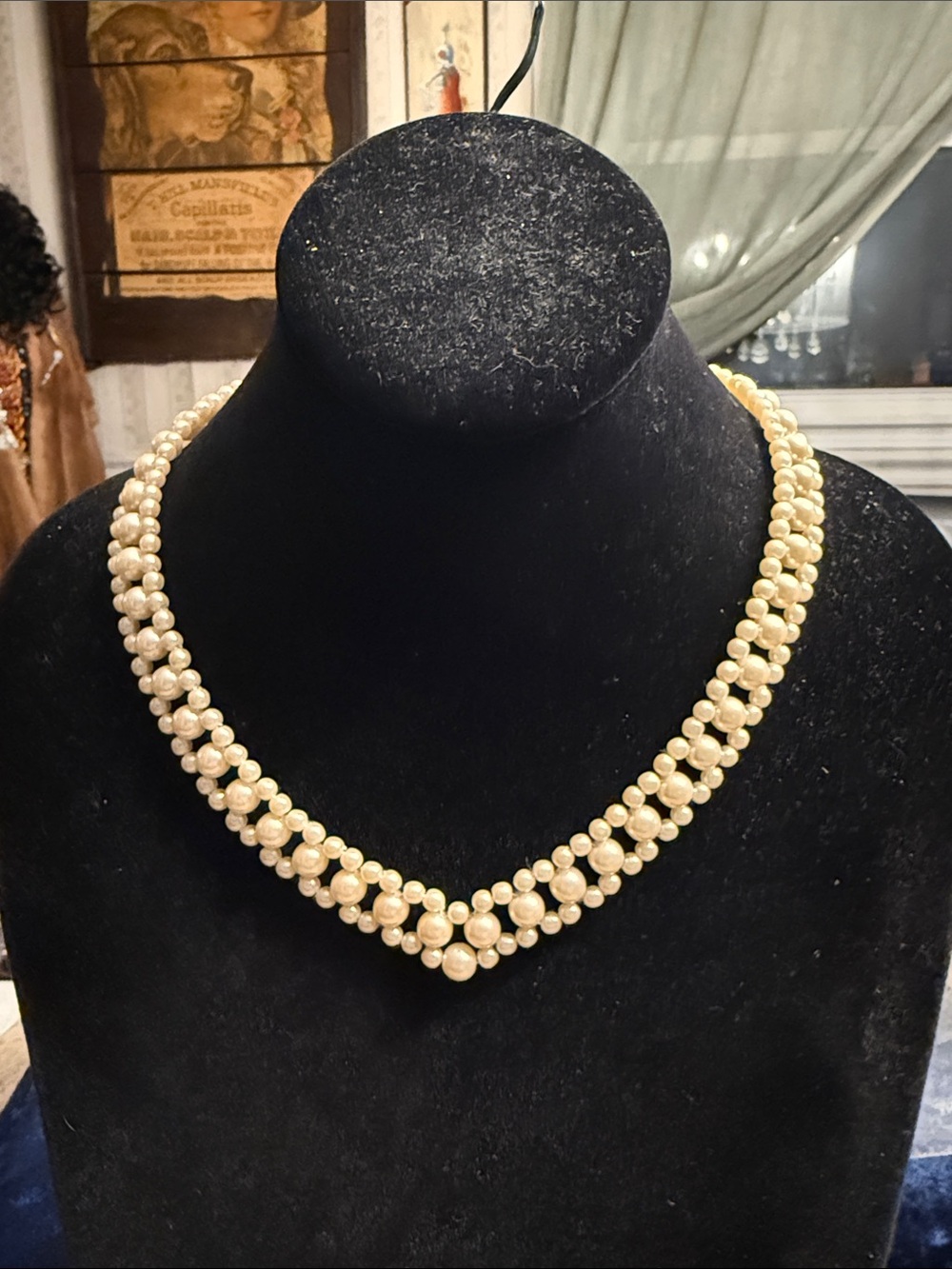 Vintage 1950s Sweetheart Pearl V-neck necklace adjustable